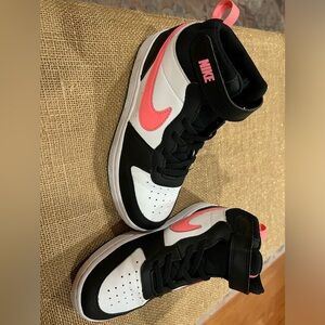 Nike Court Borough Mid 2 sneakers